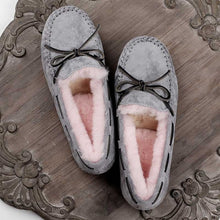 Load image into Gallery viewer, Top brand 100% Natural Fur Genuine Leather Women Flat Shoes New Fashion Women Moccasins Casual Loafers Plus Size Winter shoes