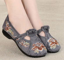 Load image into Gallery viewer, THEAGRANT Traditional Style Women Flats Soft Loafers 2019 Spring Autumn Shoes Women Embroidered Slip On Chinese Shoes WFS2003